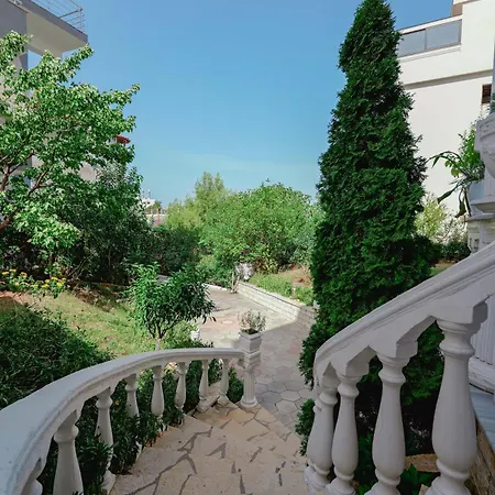 Divo Palace Szálloda 3*