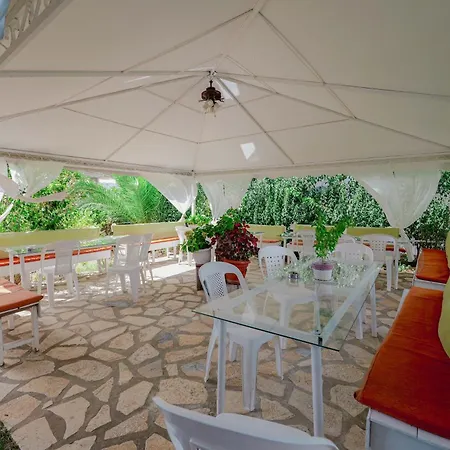Divo Palace Szálloda Ksamil