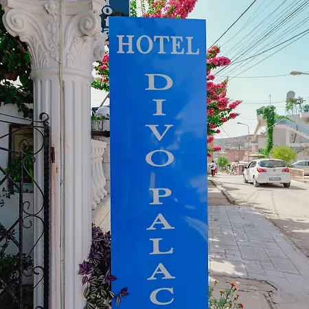 Divo Palace Hotell 3*