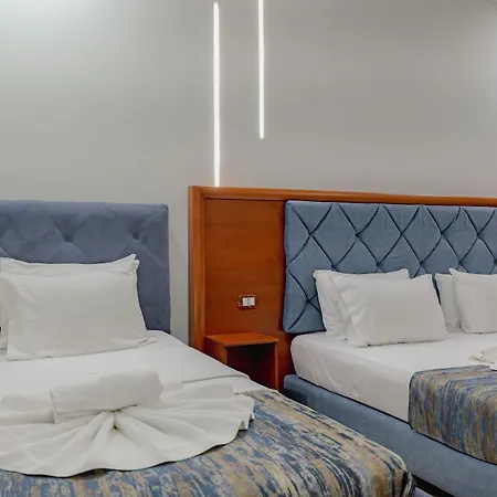 Divo Palace Hotell 3*