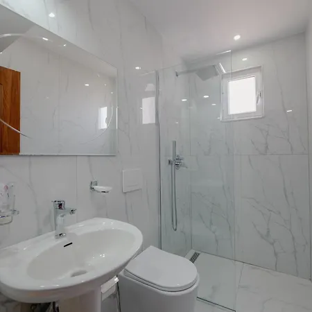 Divo Palace 3* Ksamil