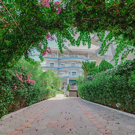Divo Palace 3* Ksamil