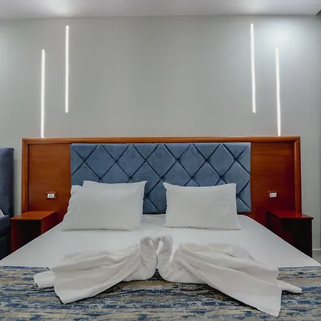 Divo Palace Hotel 3*